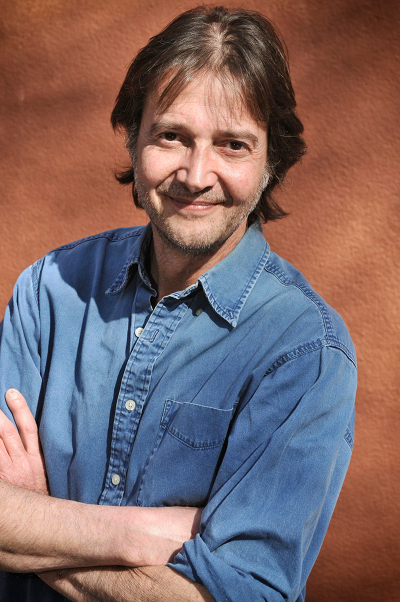 portrait_2_resized.jpg